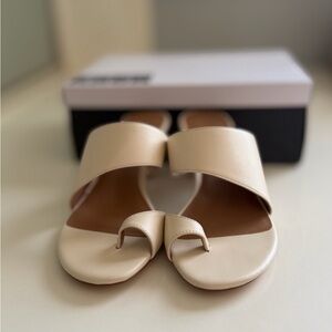 Women’s Neutral Toe-Ring Slide Sandals in Beige